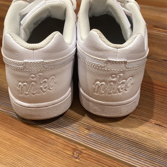 Nike ebernon shoes - Picture 2 of 5